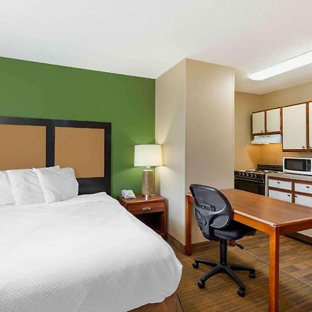 Suburban Studios Copley Akron West Екстер'єр фото