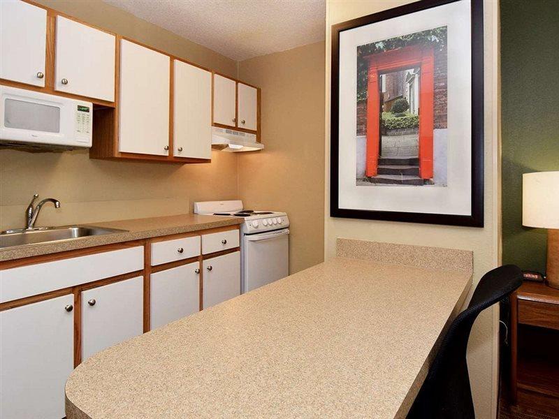 Suburban Studios Copley Akron West Екстер'єр фото