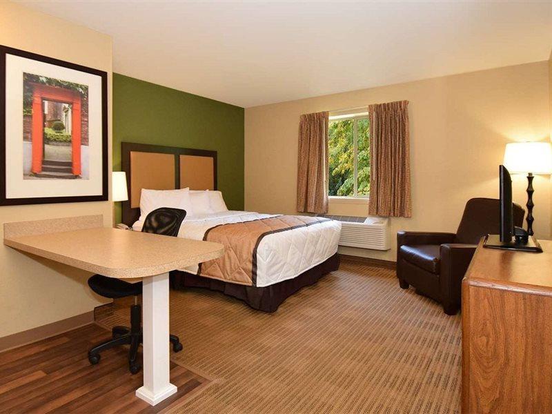 Suburban Studios Copley Akron West Екстер'єр фото