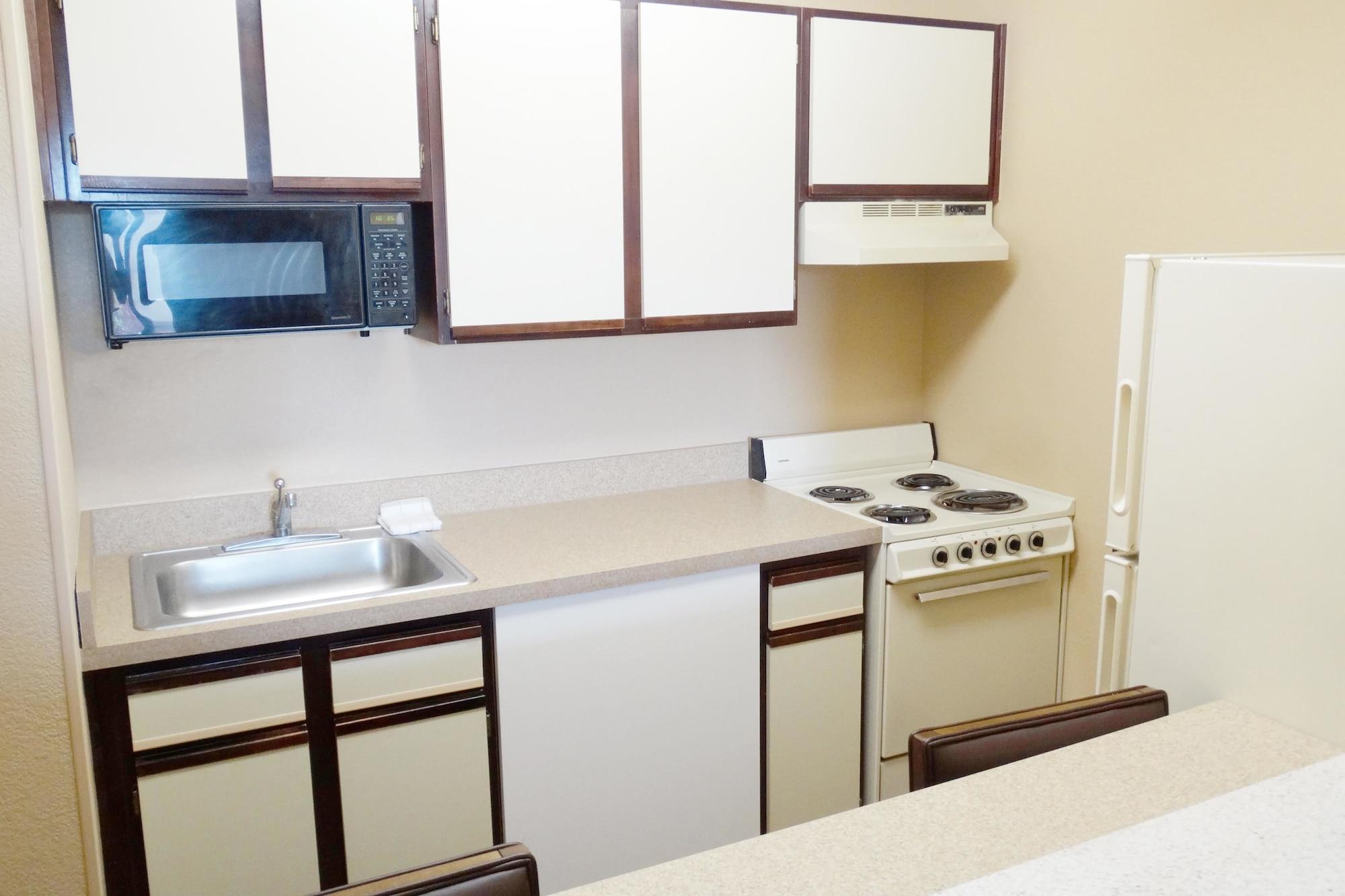 Suburban Studios Copley Akron West Екстер'єр фото