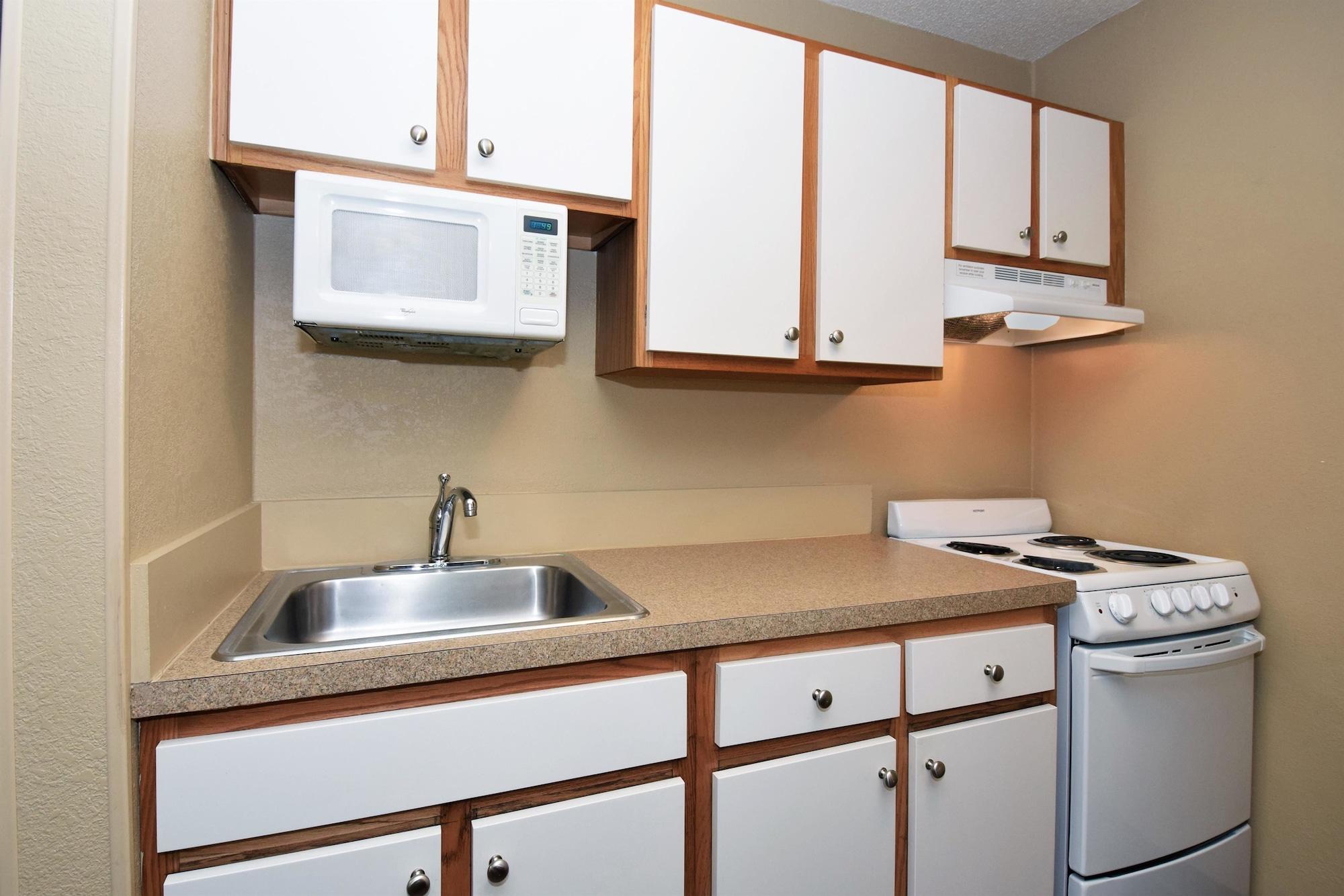 Suburban Studios Copley Akron West Екстер'єр фото