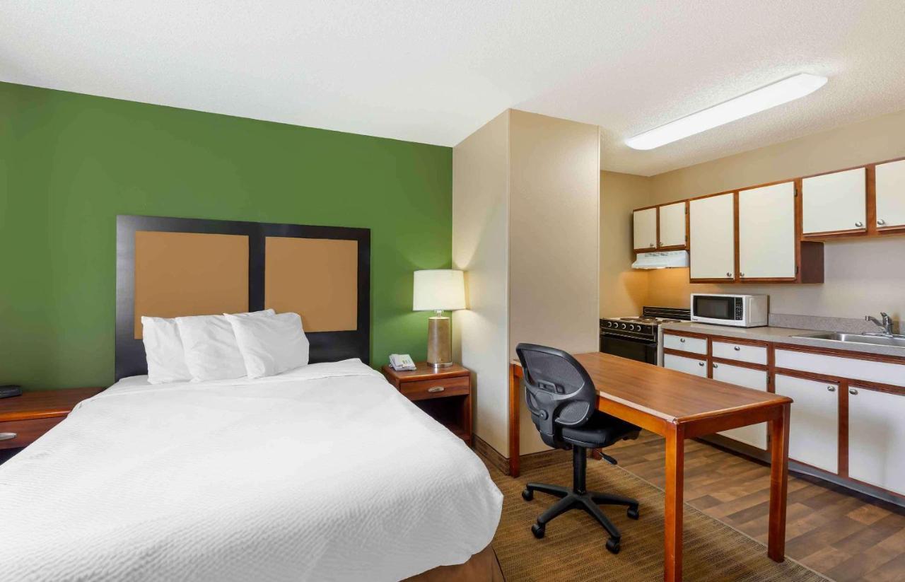 Suburban Studios Copley Akron West Екстер'єр фото