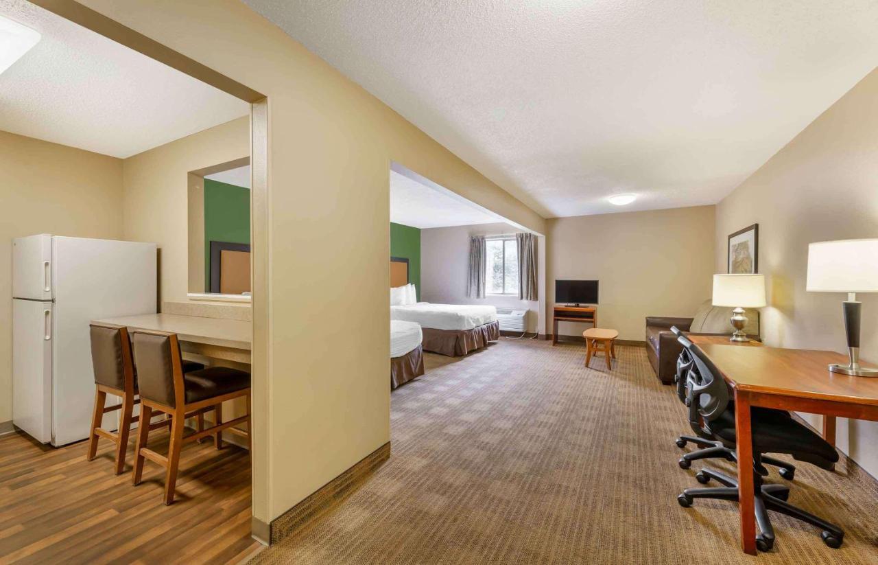 Suburban Studios Copley Akron West Екстер'єр фото