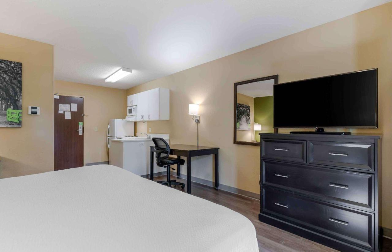 Suburban Studios Copley Akron West Екстер'єр фото