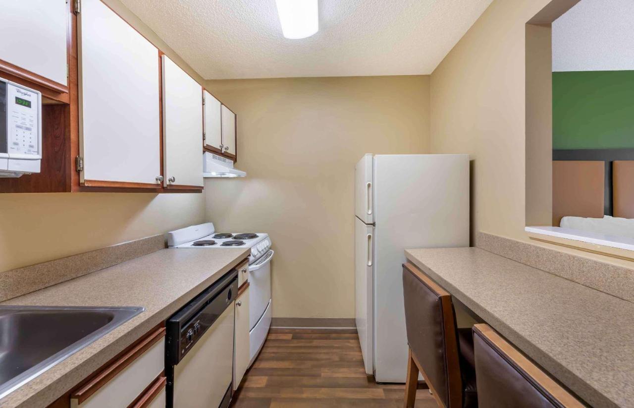 Suburban Studios Copley Akron West Екстер'єр фото