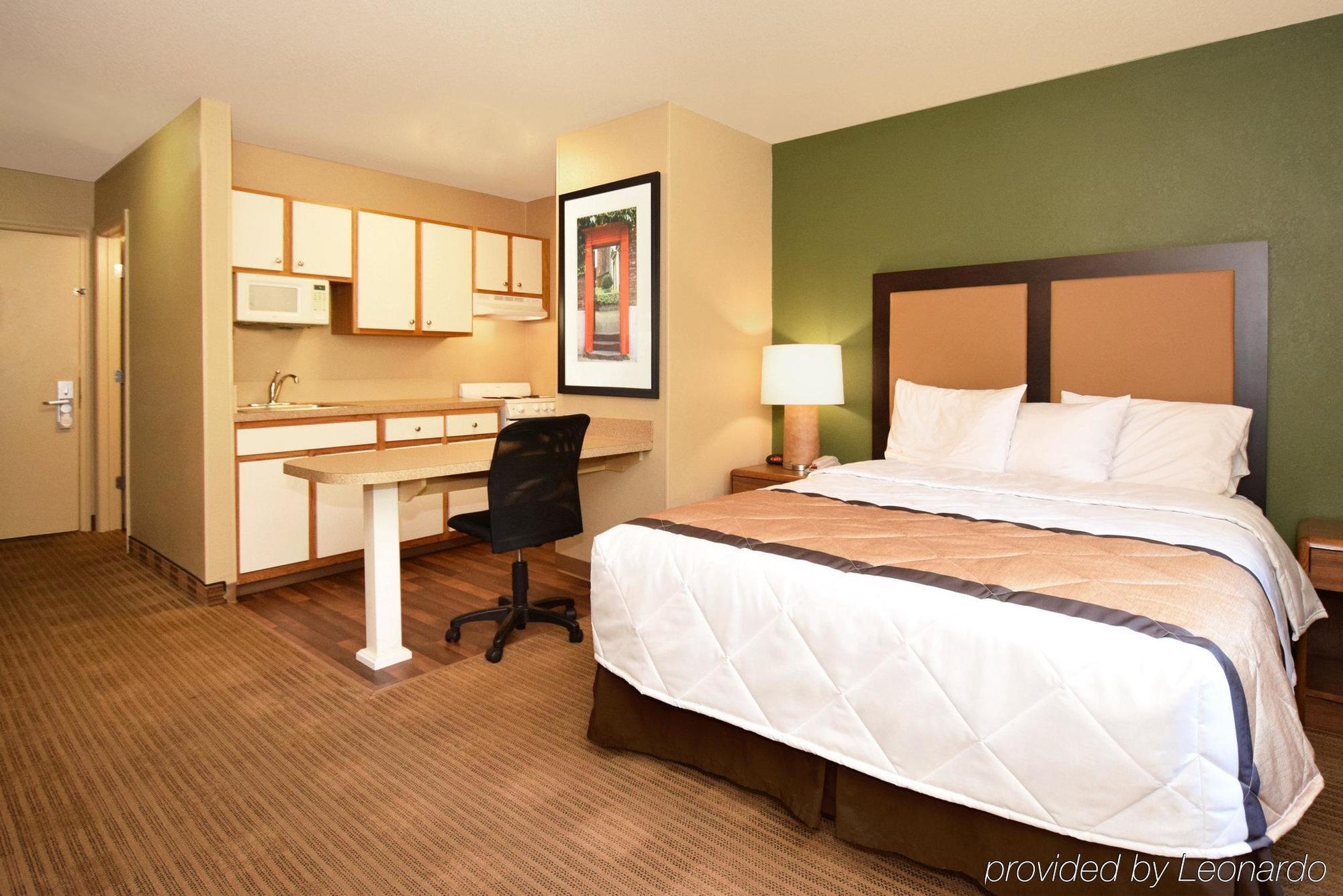 Suburban Studios Copley Akron West Екстер'єр фото