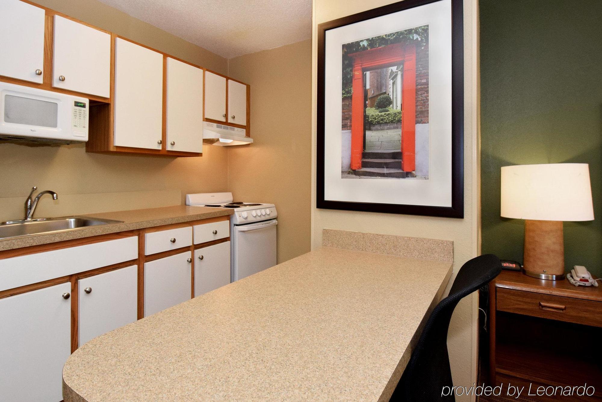 Suburban Studios Copley Akron West Екстер'єр фото