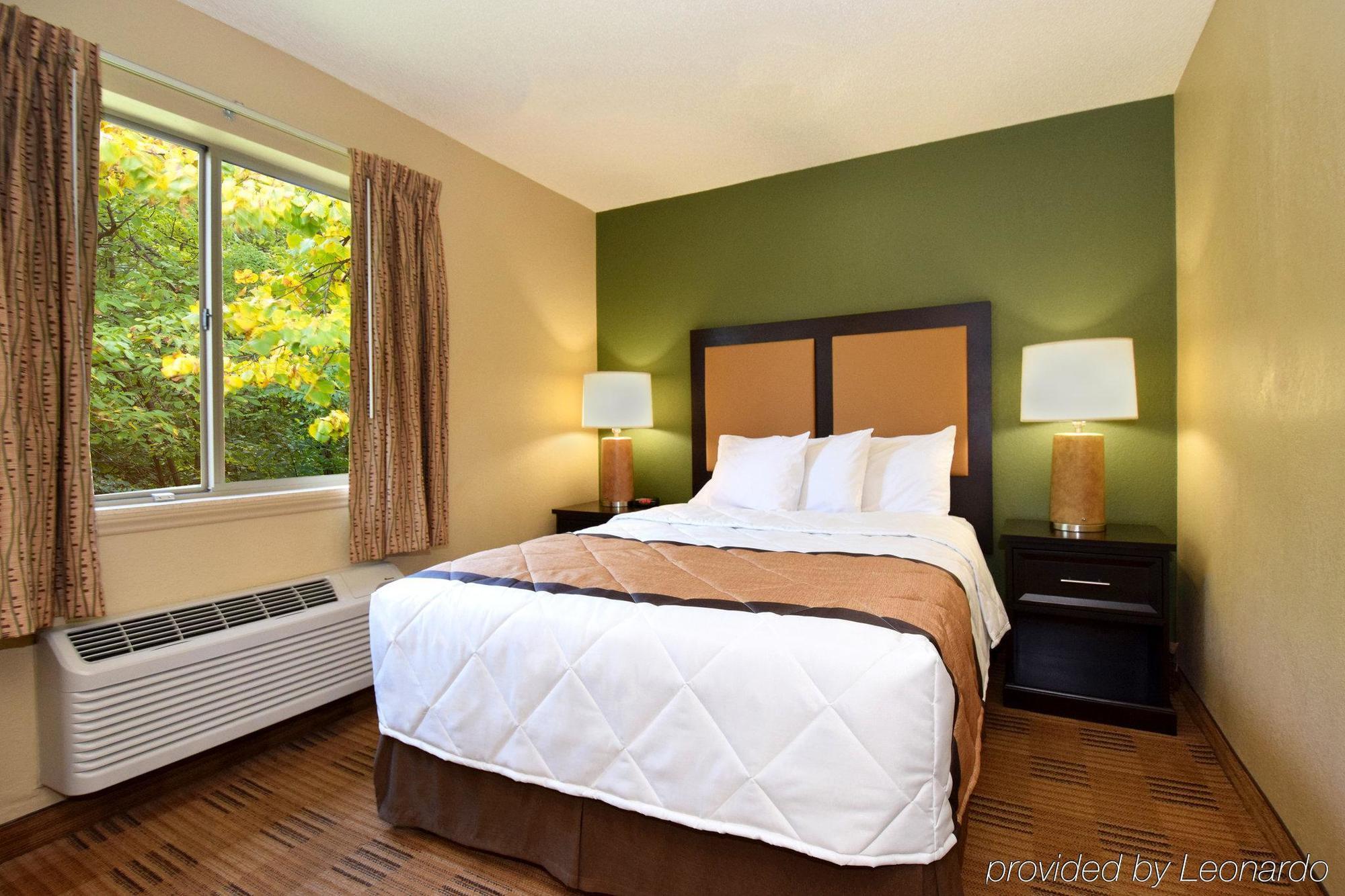 Suburban Studios Copley Akron West Екстер'єр фото