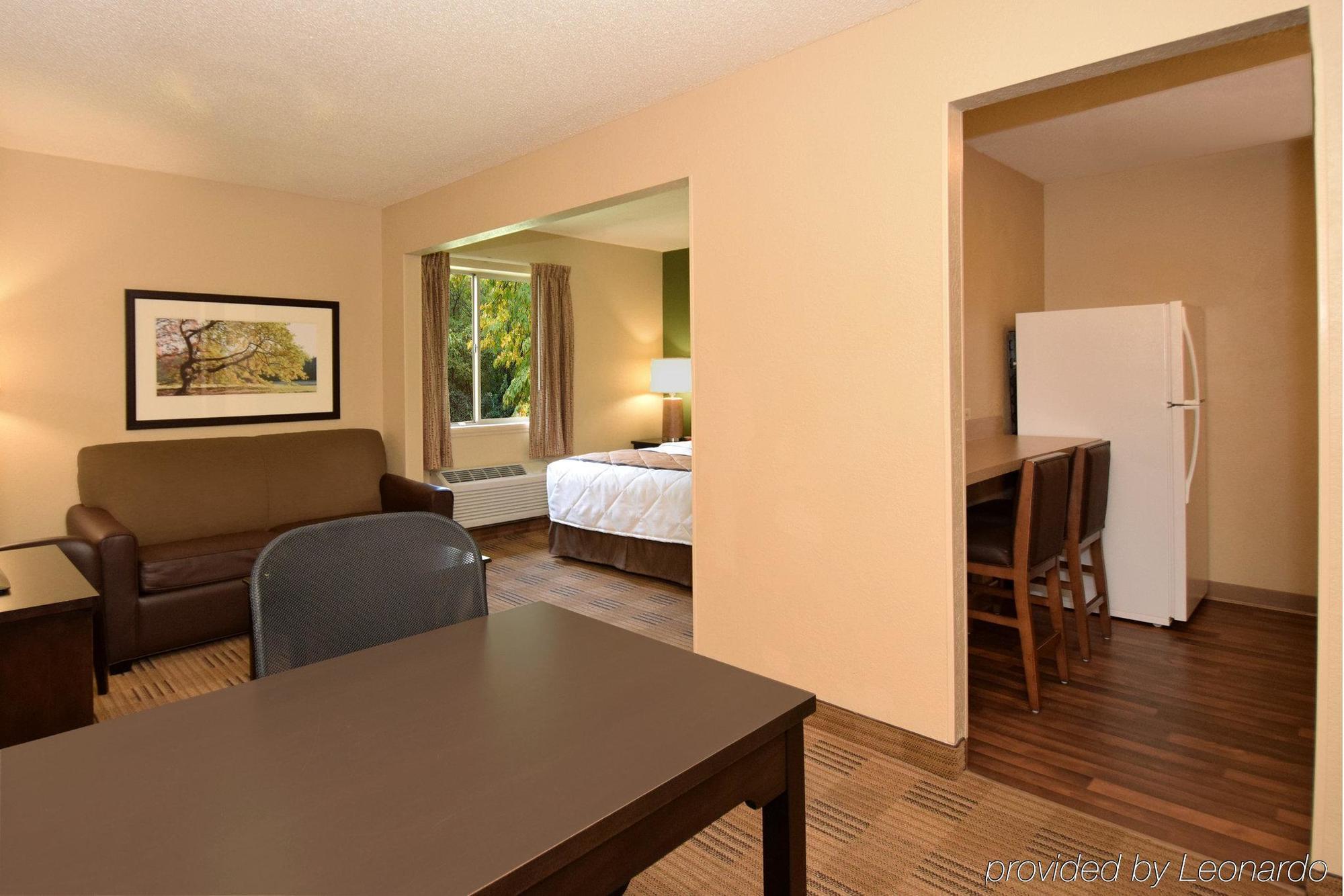 Suburban Studios Copley Akron West Екстер'єр фото