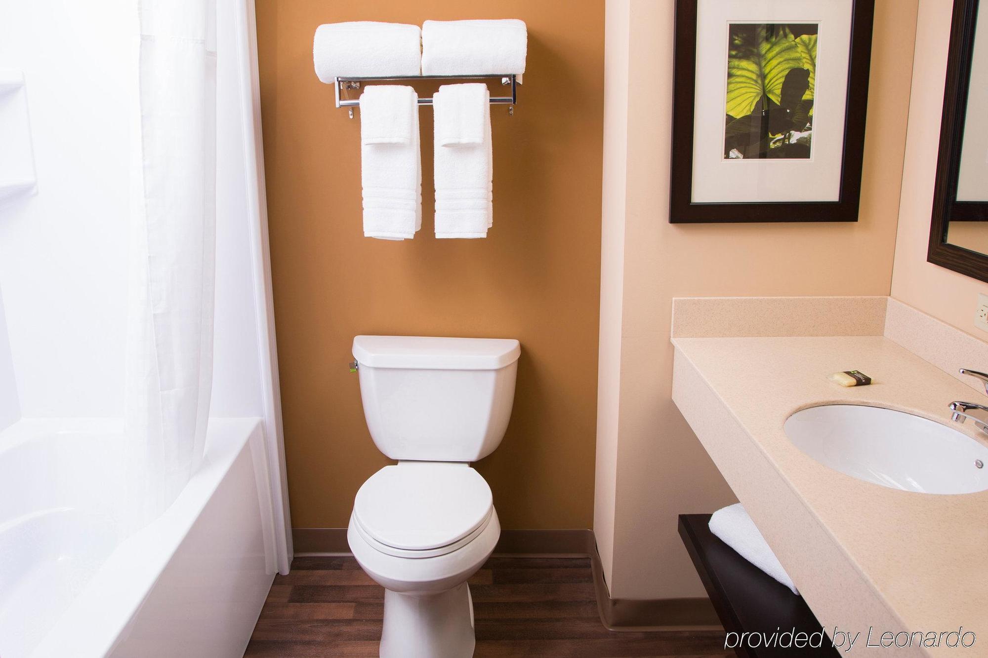Suburban Studios Copley Akron West Екстер'єр фото