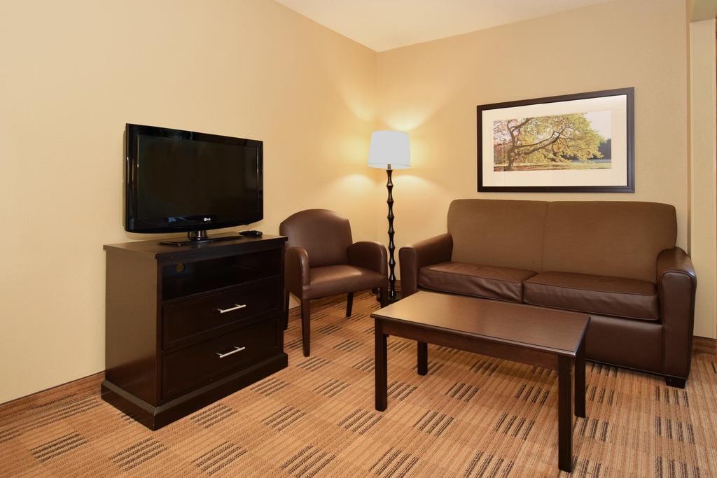 Suburban Studios Copley Akron West Екстер'єр фото