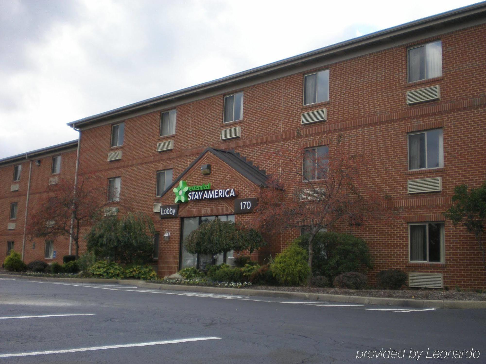 Suburban Studios Copley Akron West Екстер'єр фото