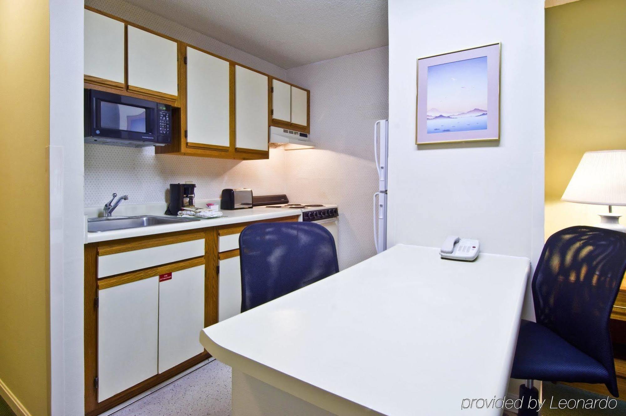 Suburban Studios Copley Akron West Екстер'єр фото
